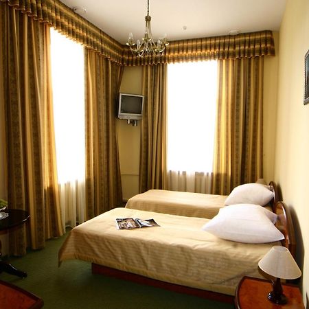 Wien Hotel Lviv Extérieur photo