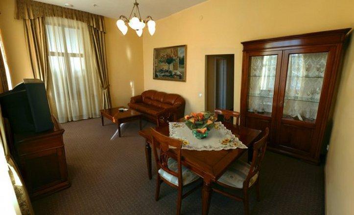 Wien Hotel Lviv Chambre photo