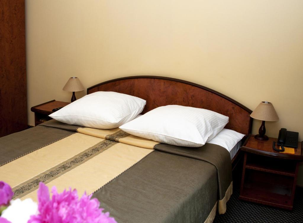 Wien Hotel Lviv Chambre photo