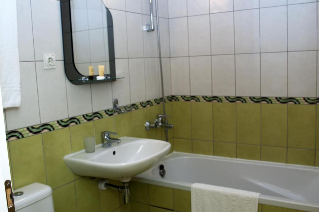 Wien Hotel Lviv Chambre photo