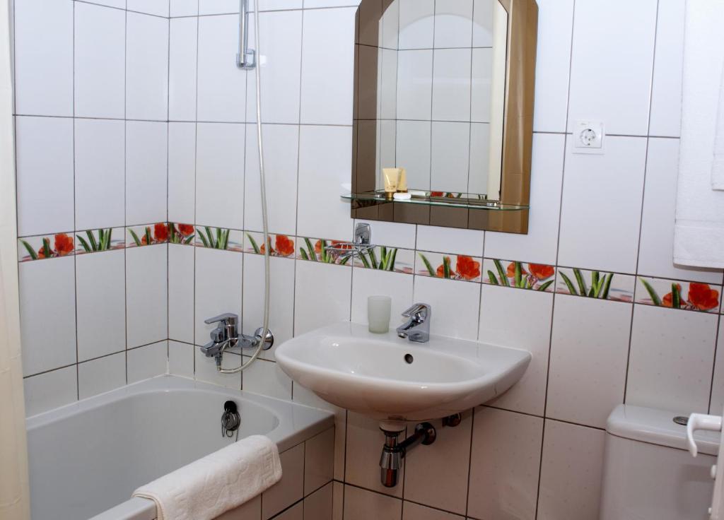 Wien Hotel Lviv Chambre photo