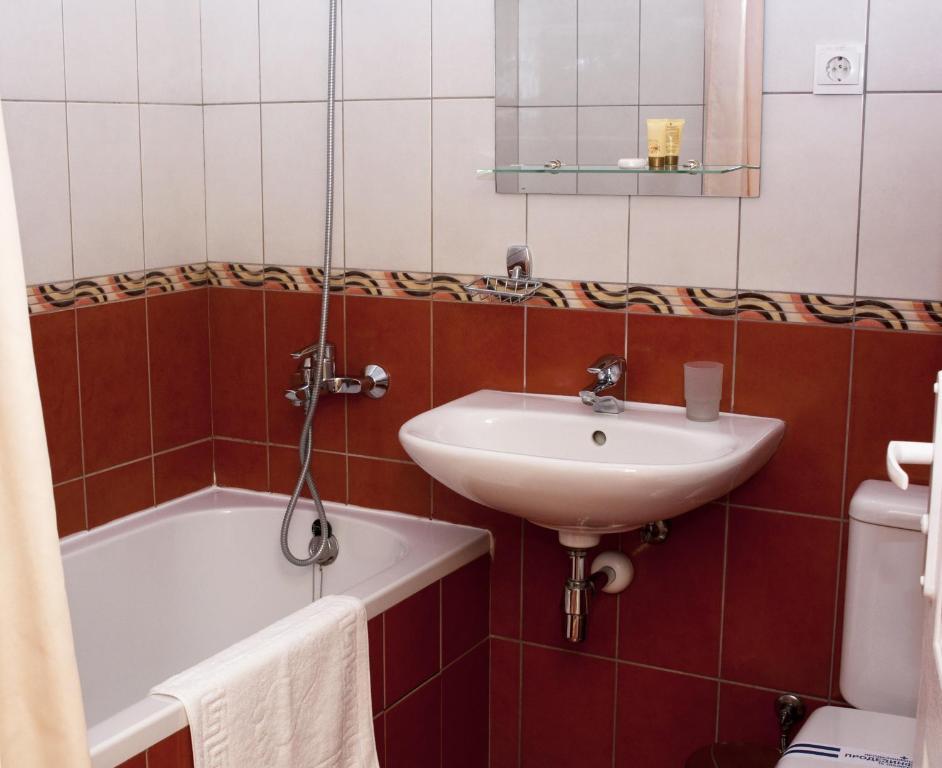 Wien Hotel Lviv Chambre photo