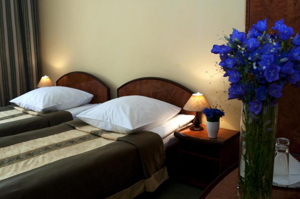 Wien Hotel Lviv Chambre photo