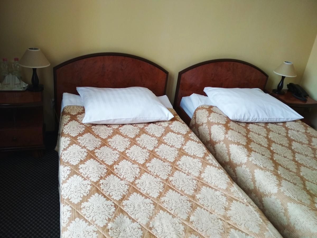 Wien Hotel Lviv Extérieur photo