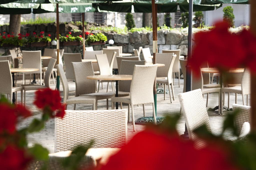 Wien Hotel Lviv Extérieur photo